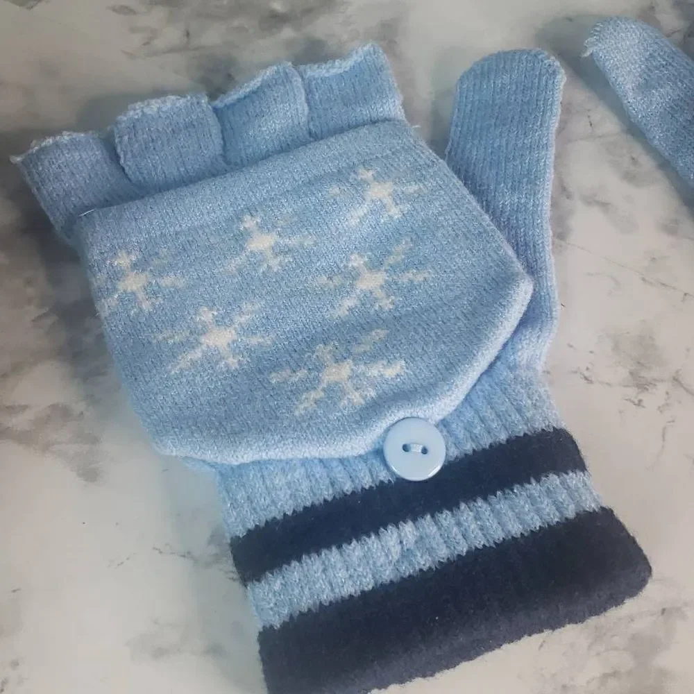 Blue/White Snowflakes Mittens /Gloves‎